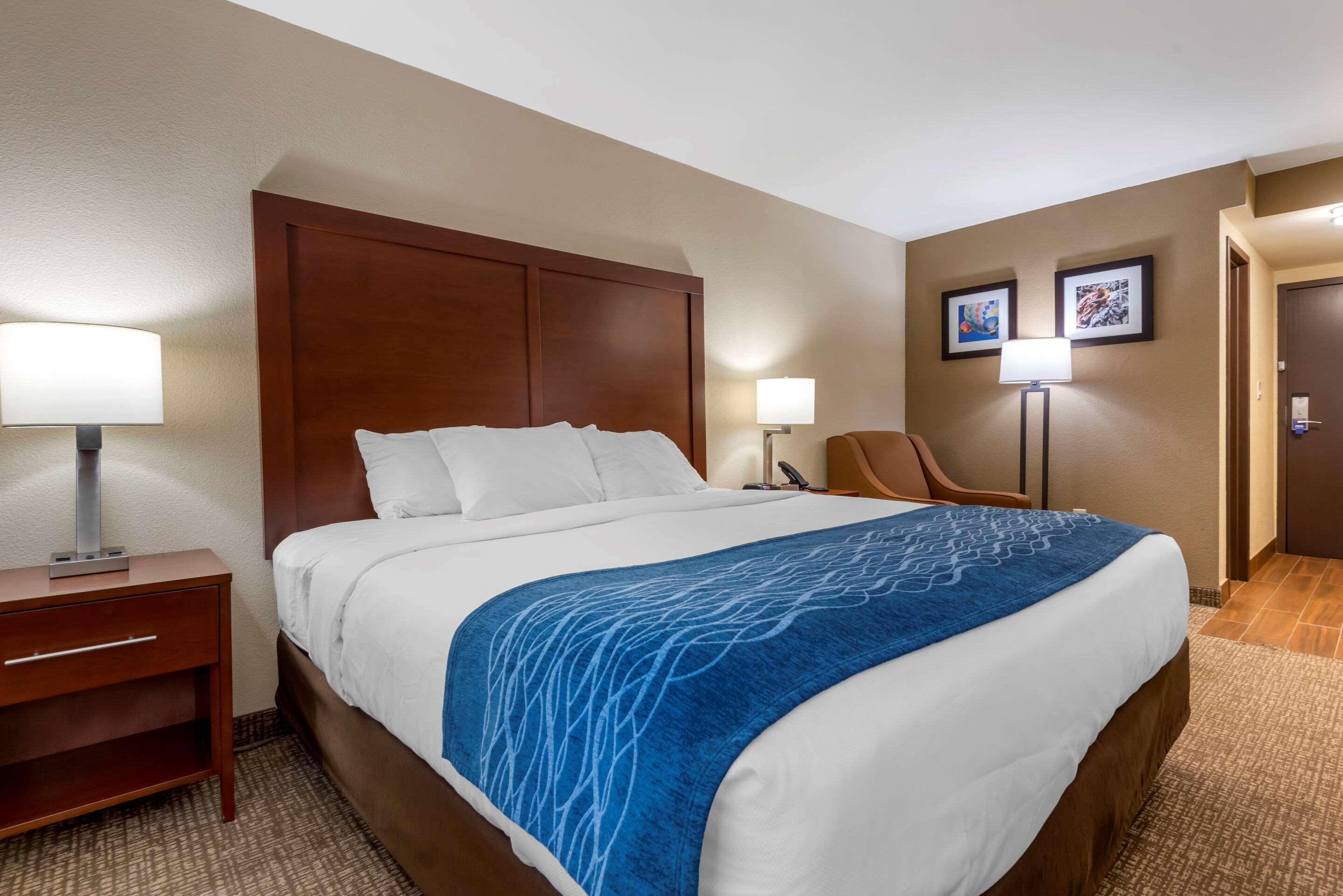 Comfort I-81 Inn 2*